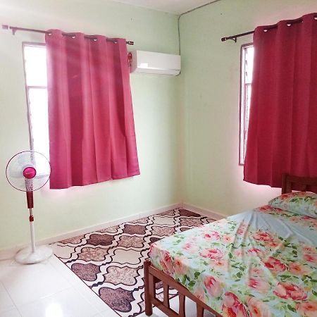 קואלה טרנגאנו Homestay Wan Z מראה חיצוני תמונה
